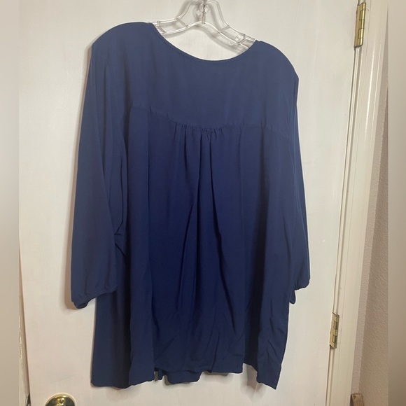 AVENUE - Women's 30/32 Blue Embroidered V-Neck Tunic Top - EUC - Picture 5 of 5
